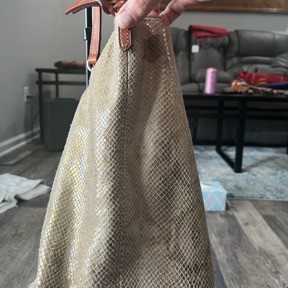 Gold/shimmer Snake pattern, brown handle. No longer available on website - Picture 2 of 12